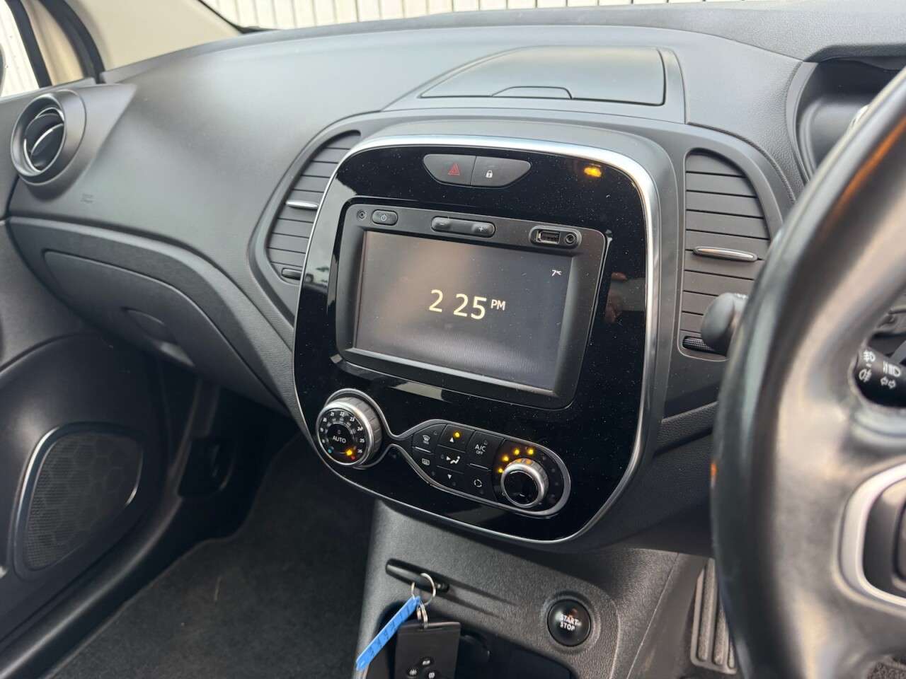 2017 RENAULT CAPTUR 2017 RENAULT CAPTUR