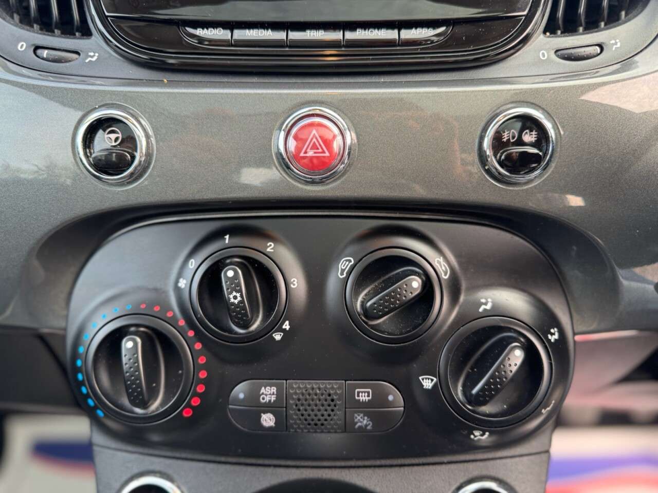 2018 FIAT 500 2018 FIAT 500