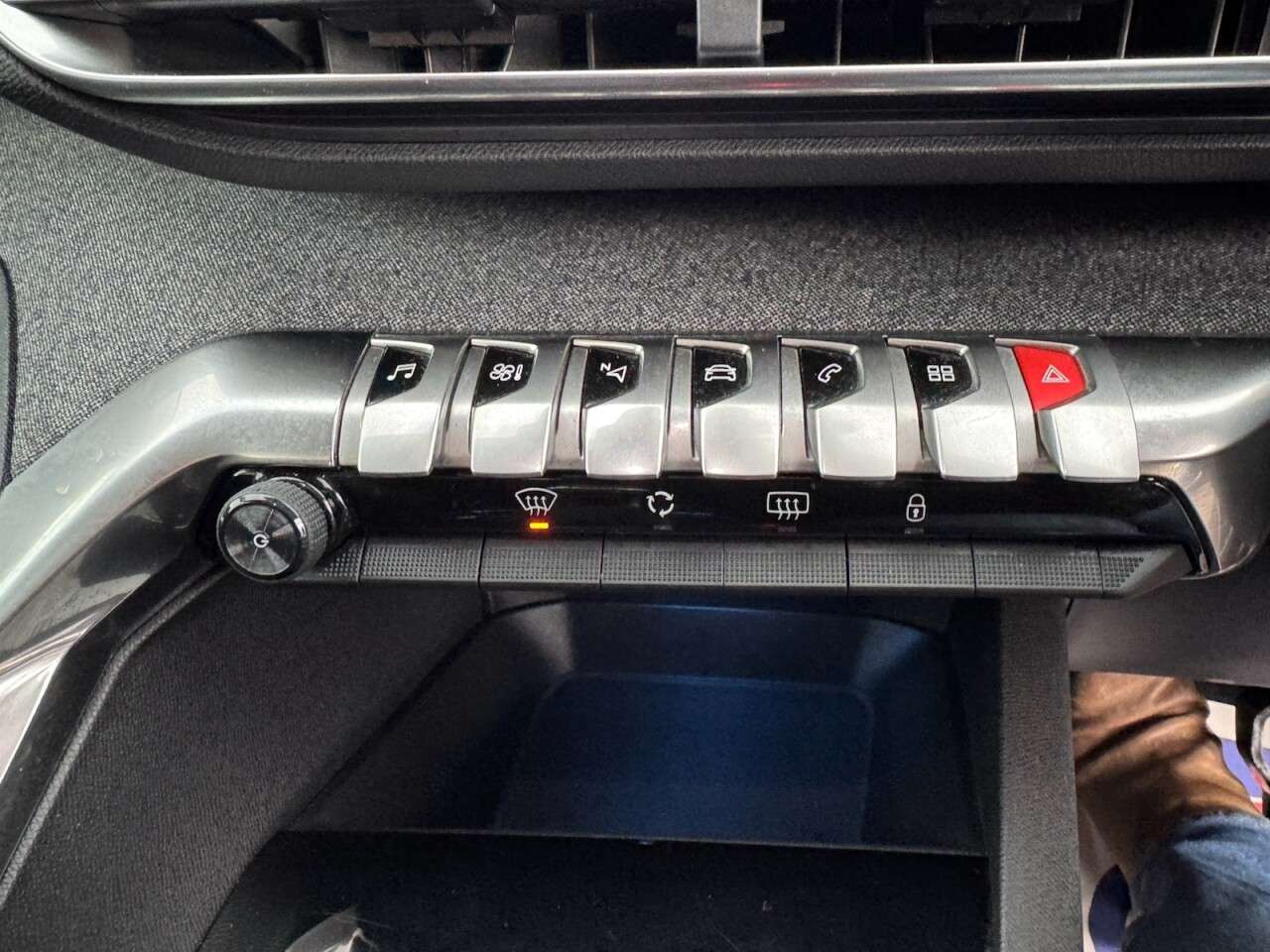 2018 PEUGEOT 3008 2018 PEUGEOT 3008