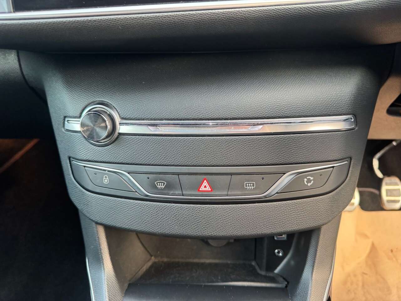 2017 PEUGEOT 308 2017 PEUGEOT 308