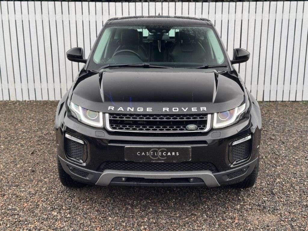 A 2017 LAND ROVER RANGE ROVER EVOQUE 2.0 TD4 SE SUV 5dr Diesel Auto 4WD Euro 6 (s/s) (180 ps) A 2017 LAND ROVER RANGE ROVER EVOQUE 2.0 TD4 SE SUV 5dr Diesel Auto 4WD Euro 6 (s/s) (180 ps)