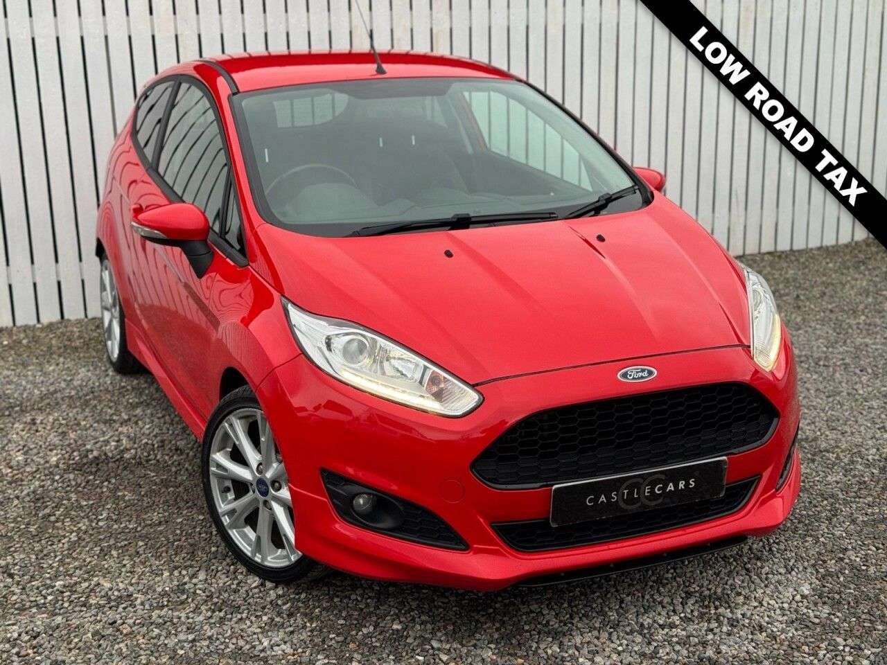 A 2016 FORD FIESTA 1.0T EcoBoost Zetec S Hatchback 3dr Petrol Manual Euro 6 (s/s) (125 ps) A 2016 FORD FIESTA 1.0T EcoBoost Zetec S Hatchback 3dr Petrol Manual Euro 6 (s/s) (125 ps)