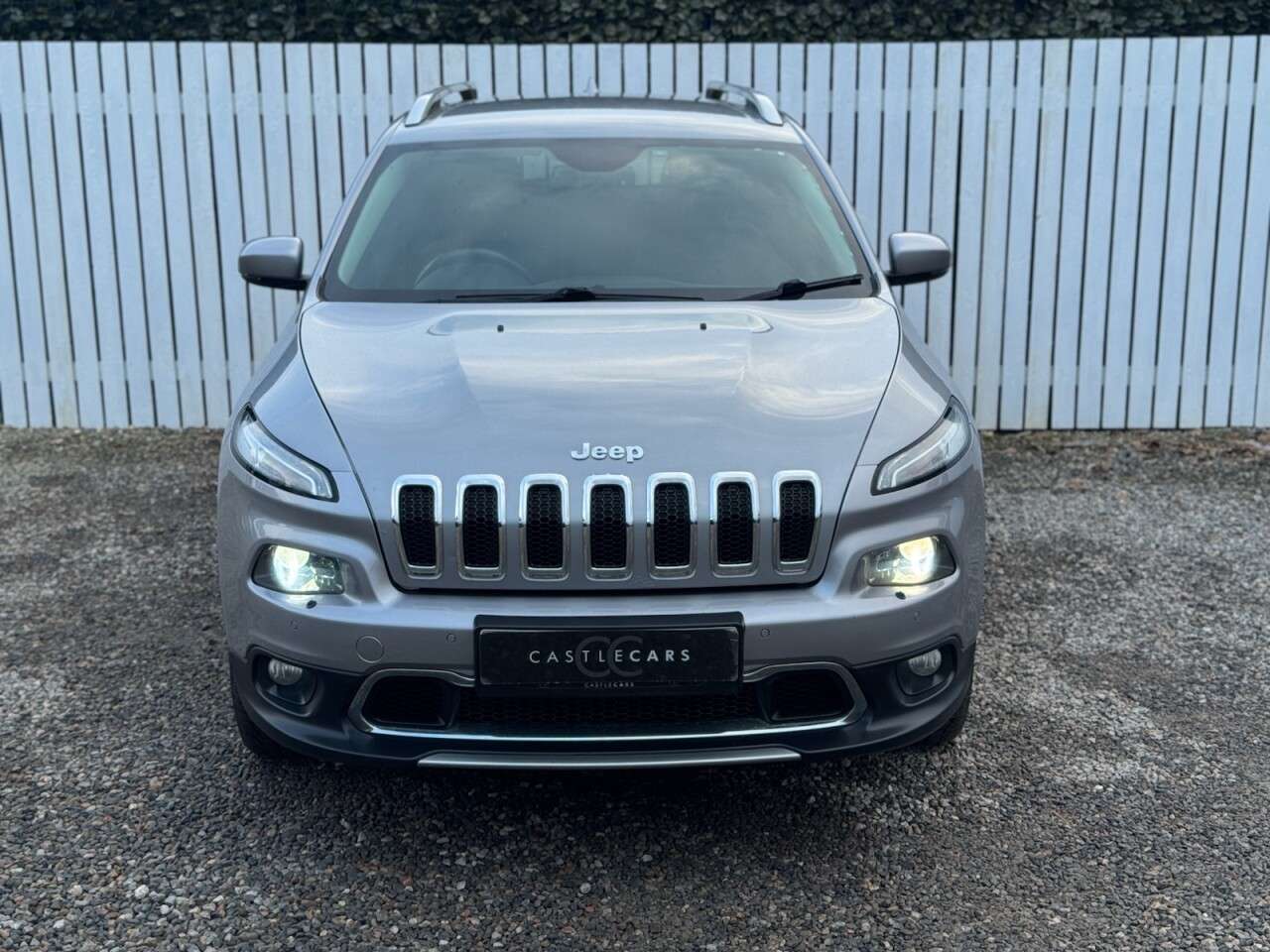 A 2014 JEEP CHEROKEE 2.0 CRD Limited SUV 5dr Diesel Manual 4WD Euro 5 (s/s) (140 ps) A 2014 JEEP CHEROKEE 2.0 CRD Limited SUV 5dr Diesel Manual 4WD Euro 5 (s/s) (140 ps)