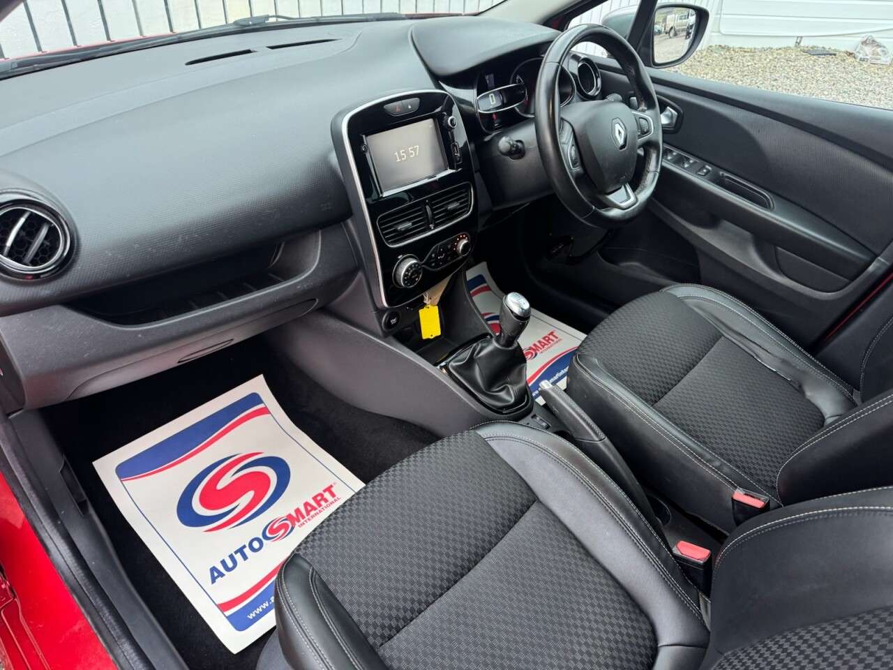 2018 RENAULT CLIO 2018 RENAULT CLIO