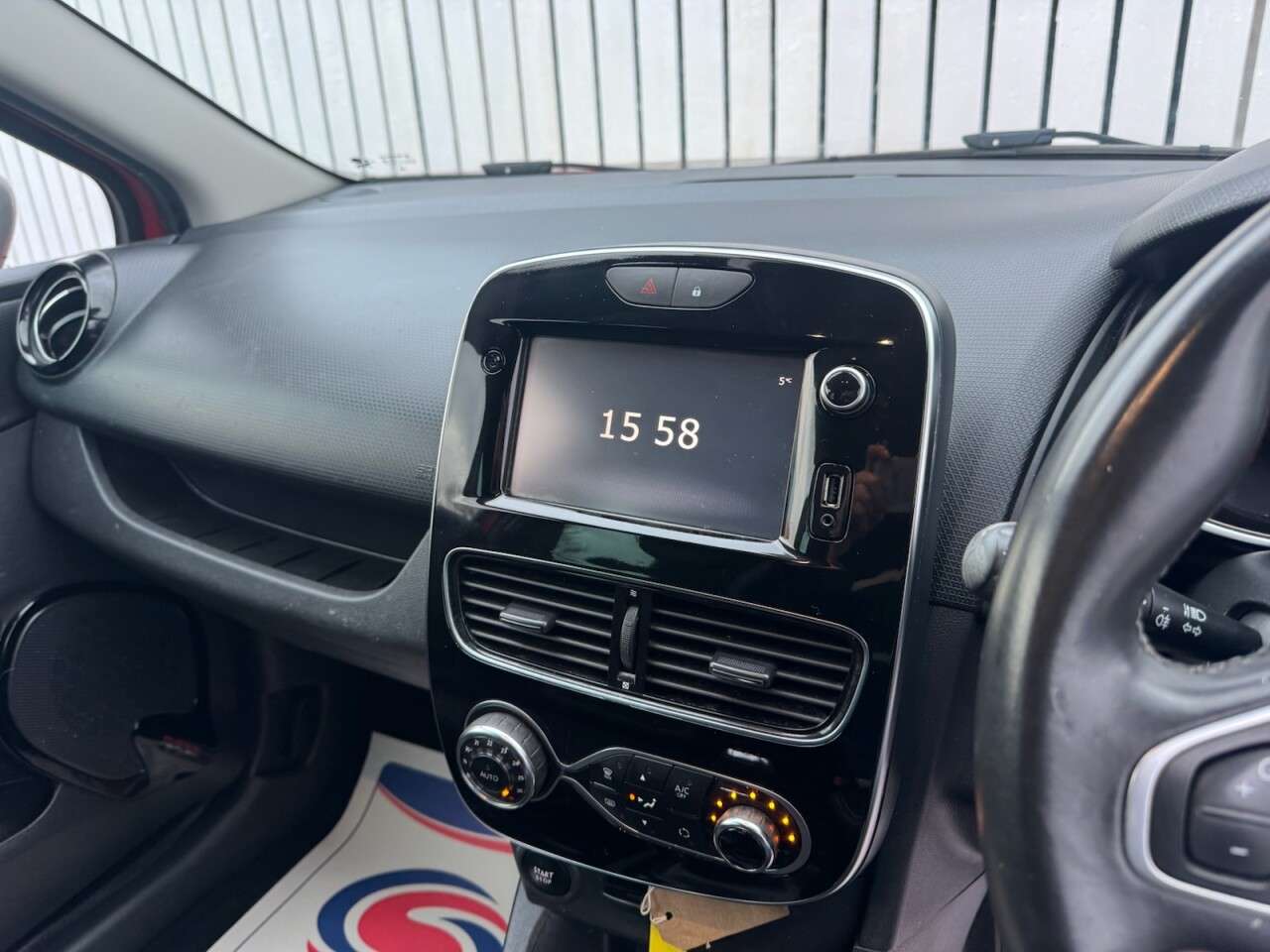 2018 RENAULT CLIO 2018 RENAULT CLIO