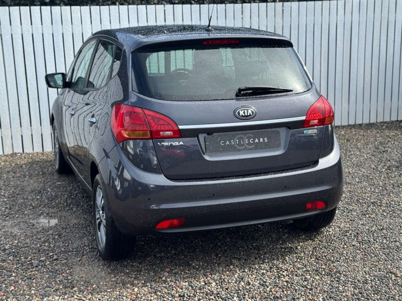 A 2017 KIA VENGA 1.6 CRDi 4 MPV 5dr Diesel Manual Euro 6 (s/s) (114 bhp) A 2017 KIA VENGA 1.6 CRDi 4 MPV 5dr Diesel Manual Euro 6 (s/s) (114 bhp)