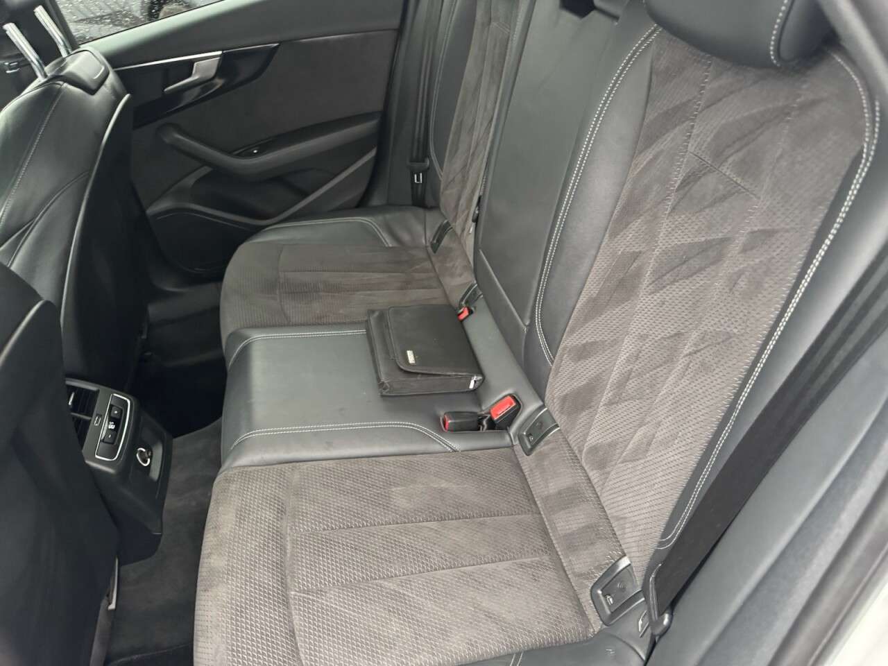 2017 AUDI A4 2017 AUDI A4