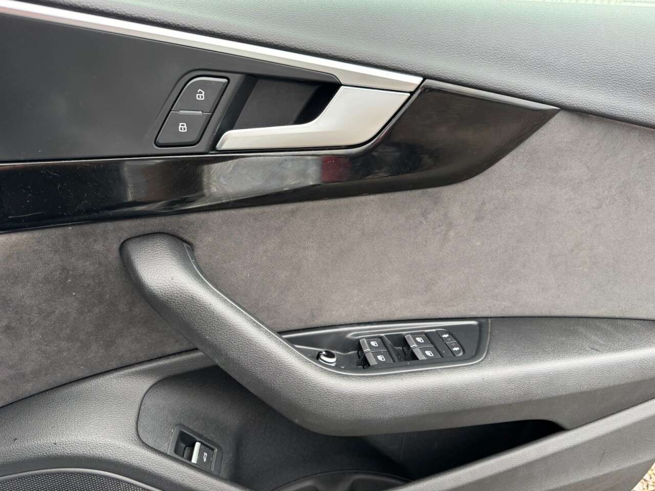 2017 AUDI A4 2017 AUDI A4