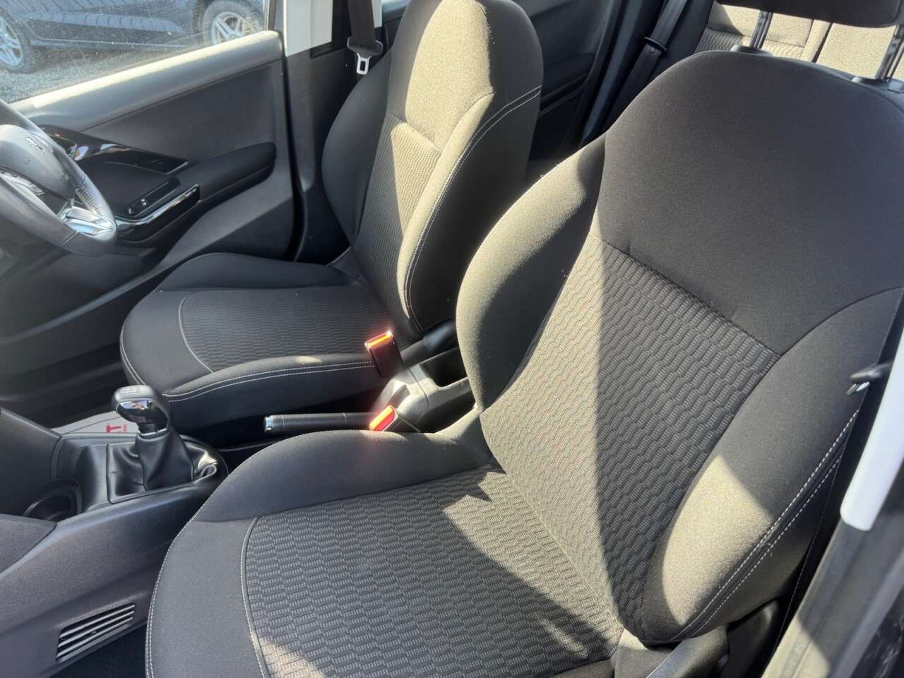 2018 PEUGEOT 208 2018 PEUGEOT 208