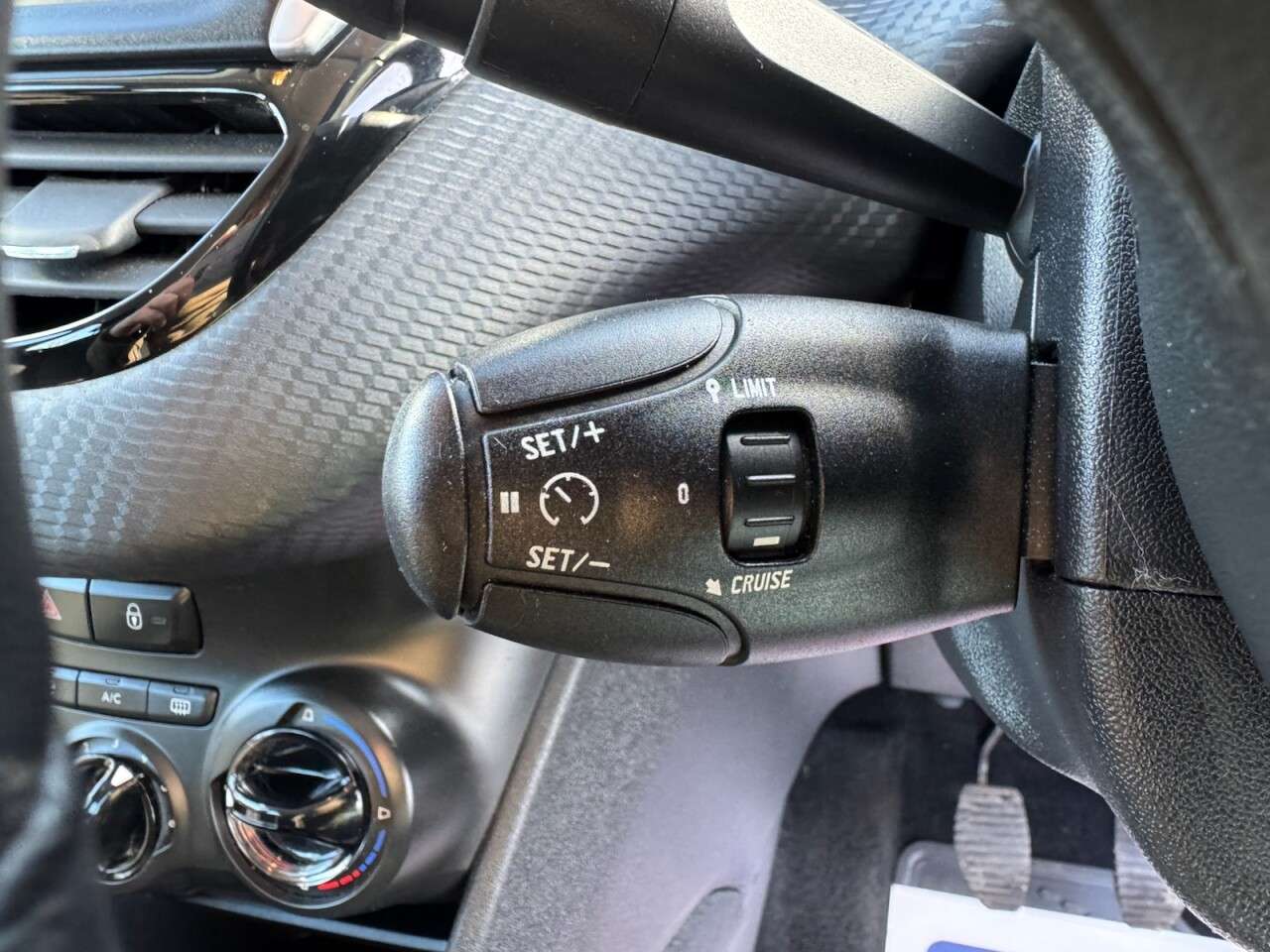 2018 PEUGEOT 208 2018 PEUGEOT 208