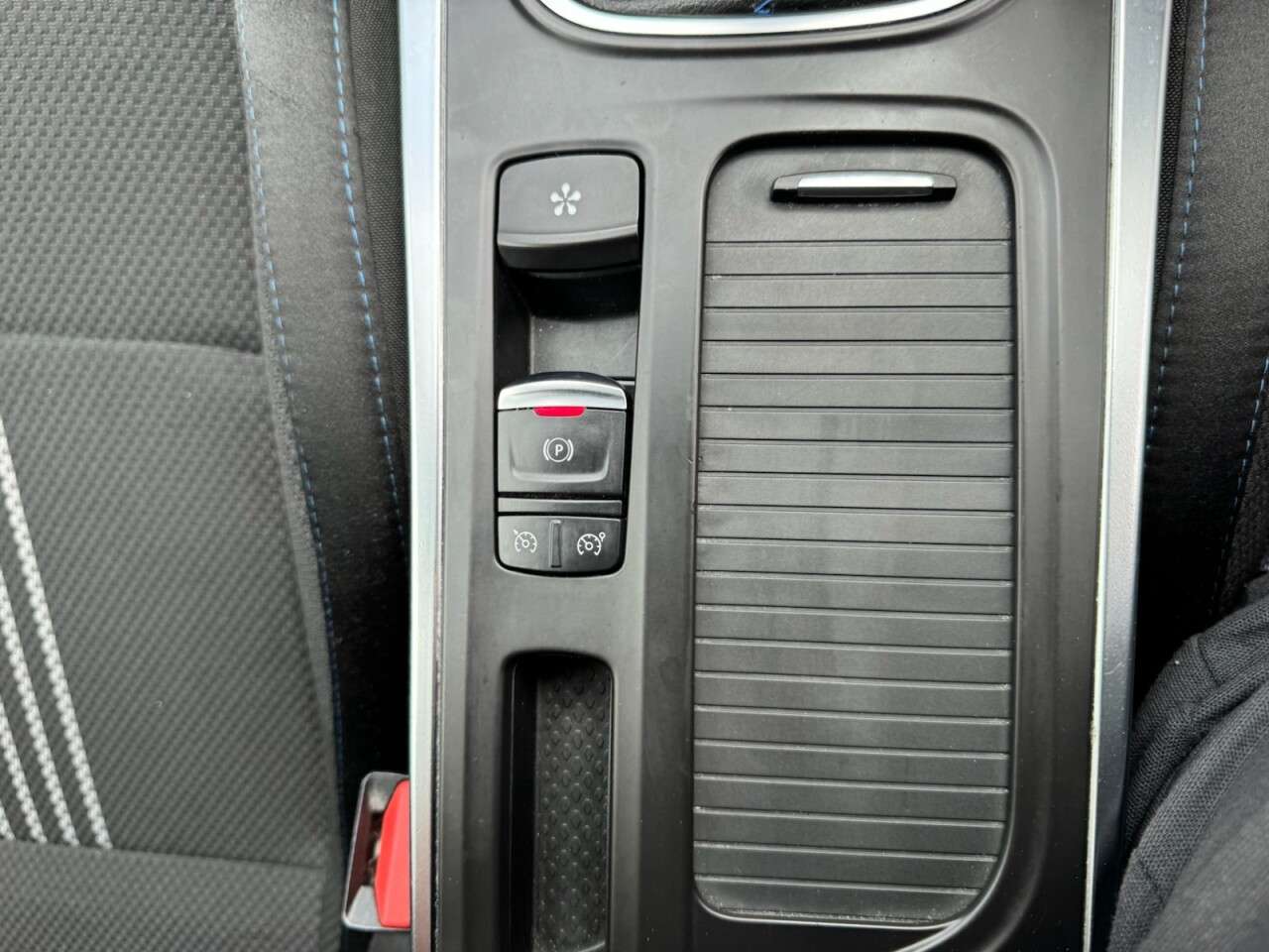 2016 RENAULT MEGANE 2016 RENAULT MEGANE