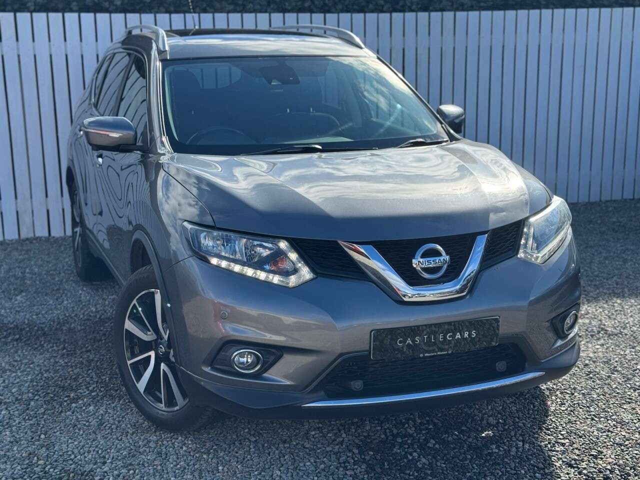 A 2017 NISSAN X-TRAIL 1.6 dCi N-Vision SUV 5dr Diesel Manual 4WD Euro 6 (s/s) (130 ps) A 2017 NISSAN X-TRAIL 1.6 dCi N-Vision SUV 5dr Diesel Manual 4WD Euro 6 (s/s) (130 ps)
