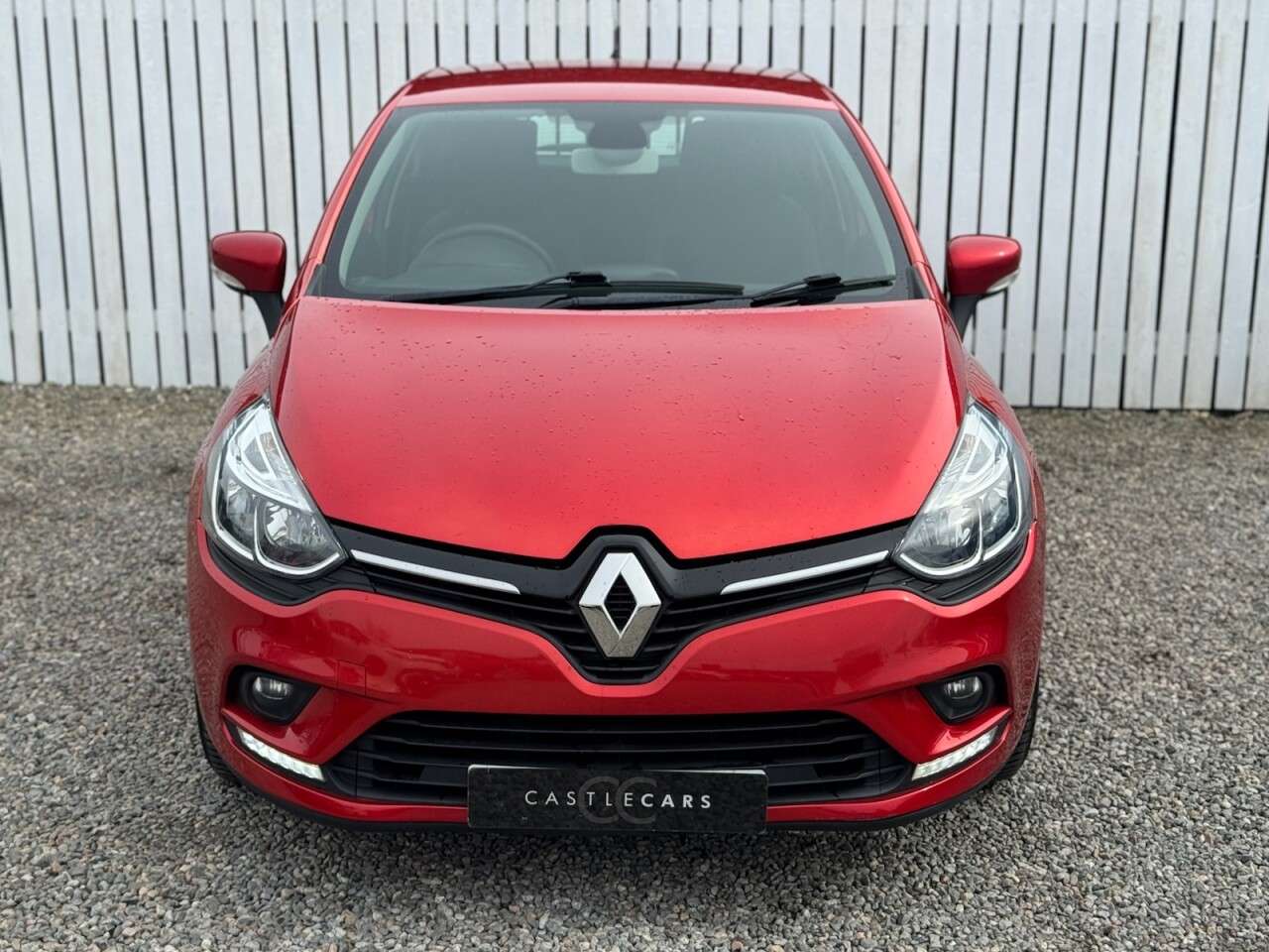 A 2018 RENAULT CLIO 1.2 16V Dynamique Nav Hatchback 5dr Petrol Manual Euro 6 (75 ps) A 2018 RENAULT CLIO 1.2 16V Dynamique Nav Hatchback 5dr Petrol Manual Euro 6 (75 ps)