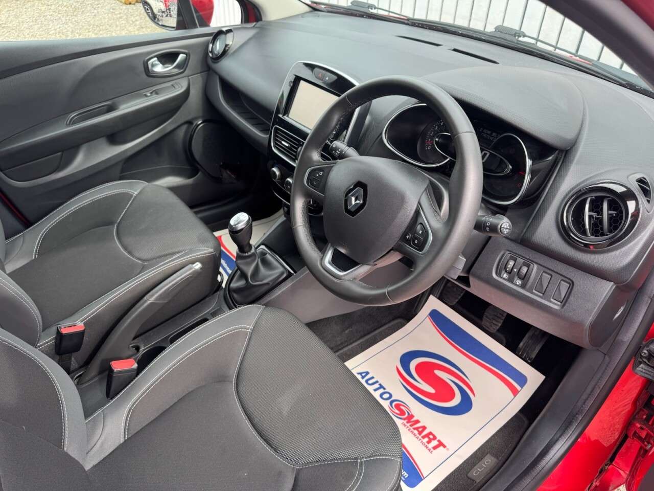 2018 RENAULT CLIO 2018 RENAULT CLIO