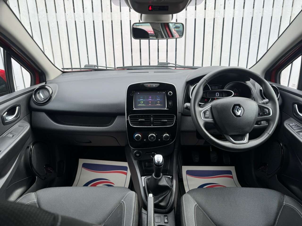 2018 RENAULT CLIO 2018 RENAULT CLIO