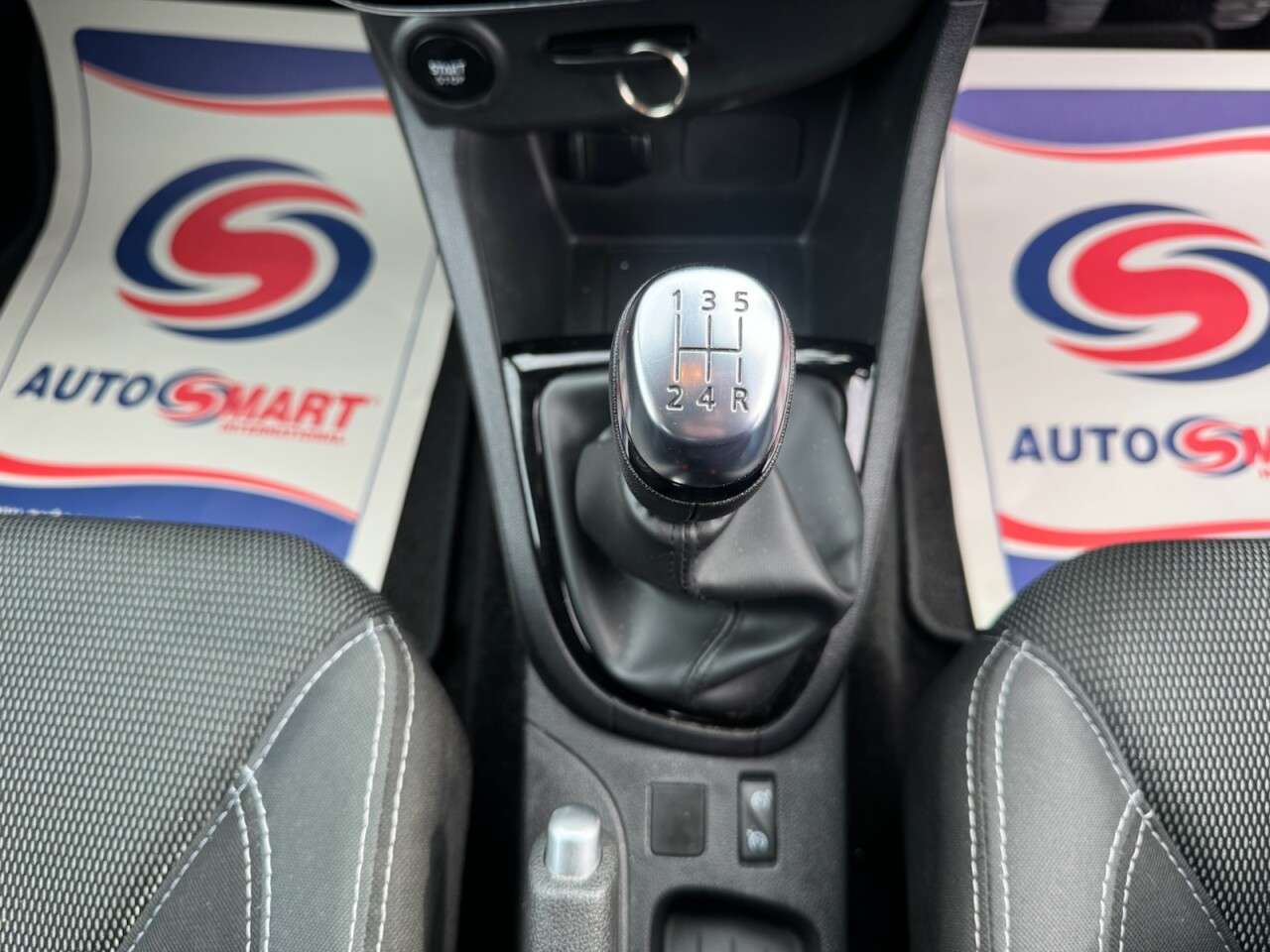 2018 RENAULT CLIO 2018 RENAULT CLIO