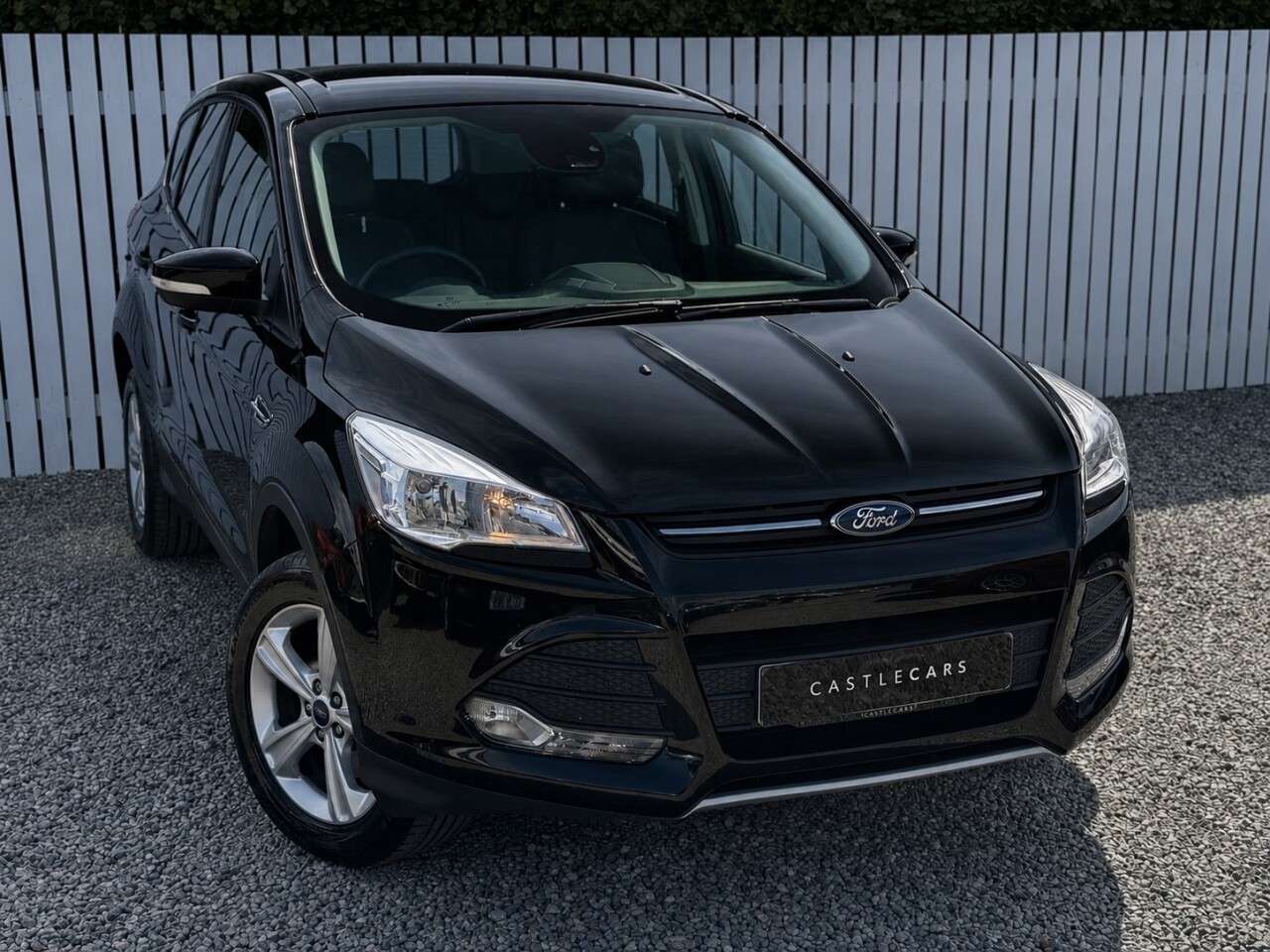 A 2016 FORD KUGA 2.0 TDCi EcoBlue Zetec SUV 5dr Diesel Manual AWD Euro 6 (s/s) (150 ps) A 2016 FORD KUGA 2.0 TDCi EcoBlue Zetec SUV 5dr Diesel Manual AWD Euro 6 (s/s) (150 ps)