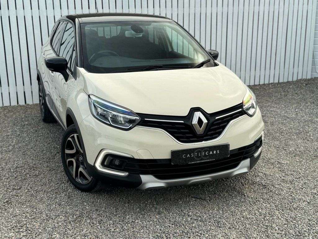 A 2017 RENAULT CAPTUR 0.9 TCe ENERGY Dynamique S Nav SUV 5dr Petrol Manual Euro 6 (s/s) (90 ps) A 2017 RENAULT CAPTUR 0.9 TCe ENERGY Dynamique S Nav SUV 5dr Petrol Manual Euro 6 (s/s) (90 ps)