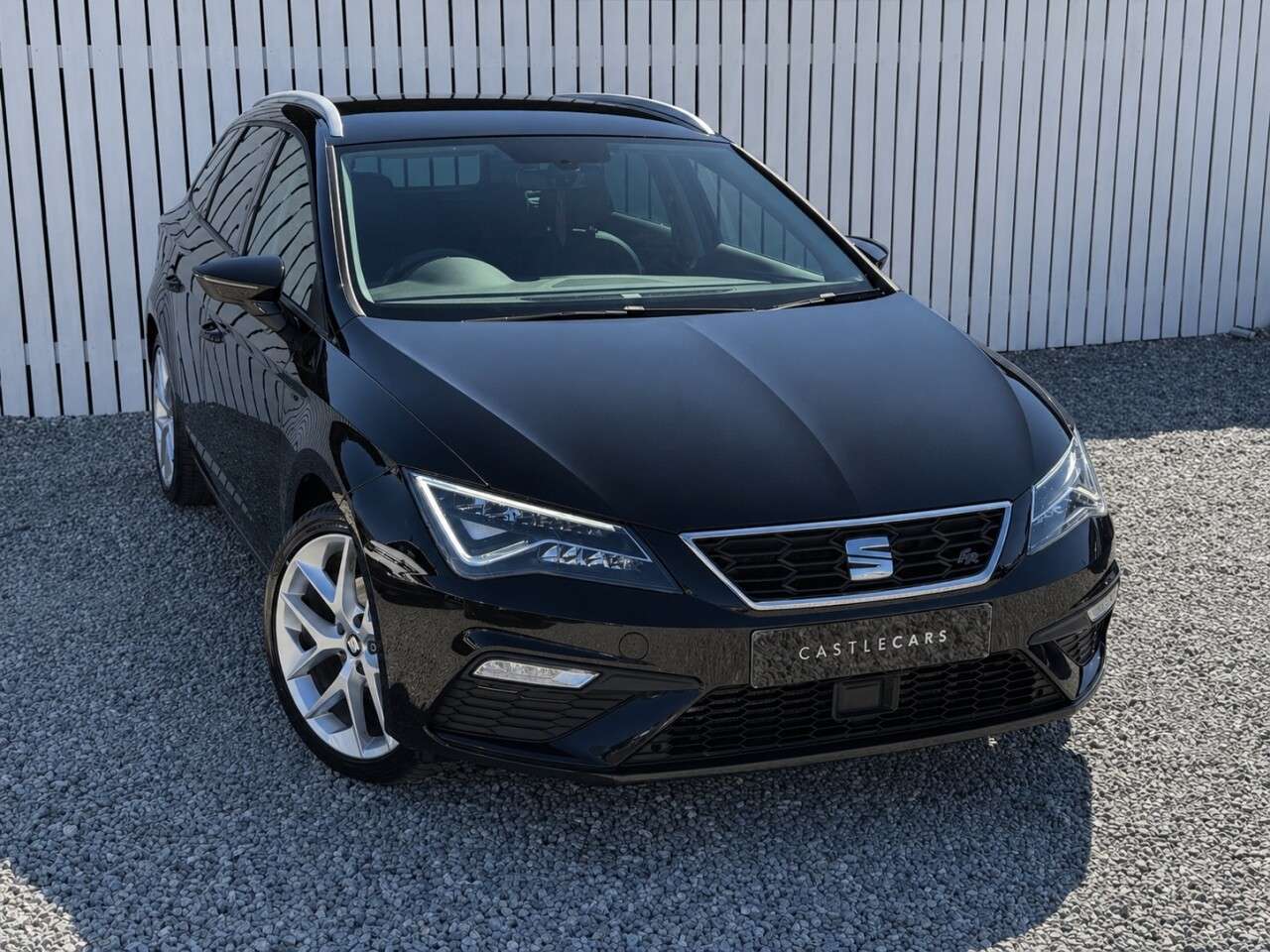 A 2019 SEAT LEON 2.0 TDI FR Technology ST 5dr Diesel Manual Euro 6 (s/s) (150 ps) A 2019 SEAT LEON 2.0 TDI FR Technology ST 5dr Diesel Manual Euro 6 (s/s) (150 ps)