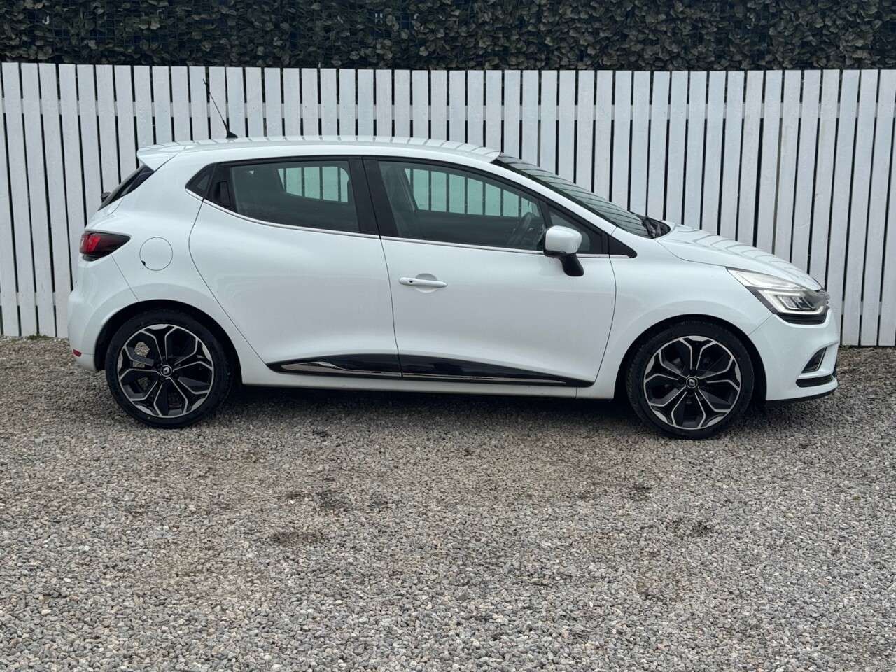 2017 RENAULT CLIO 2017 RENAULT CLIO