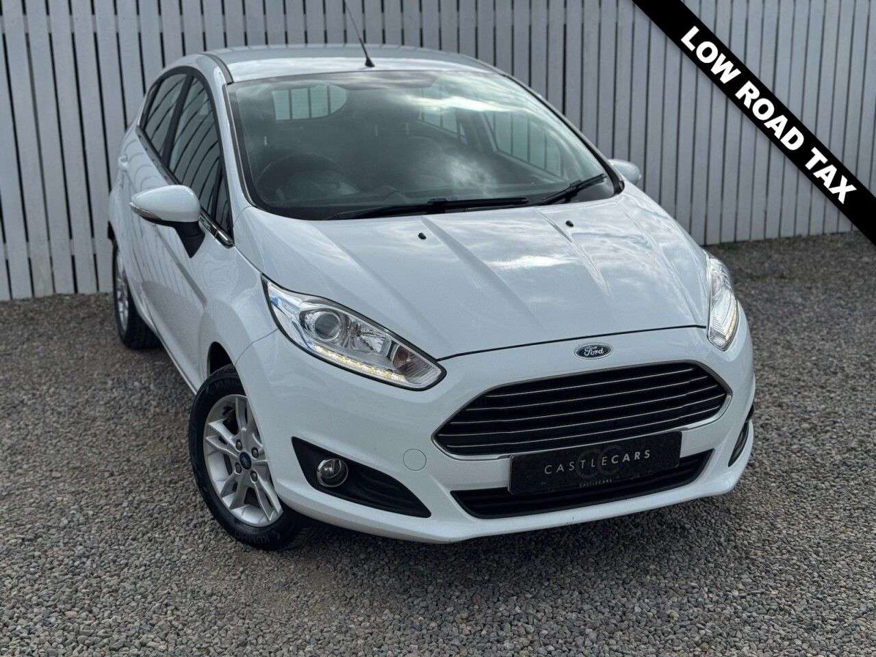 A 2016 FORD FIESTA 1.0T EcoBoost Zetec Hatchback 5dr Petrol Manual Euro 6 (s/s) (100 ps) A 2016 FORD FIESTA 1.0T EcoBoost Zetec Hatchback 5dr Petrol Manual Euro 6 (s/s) (100 ps)