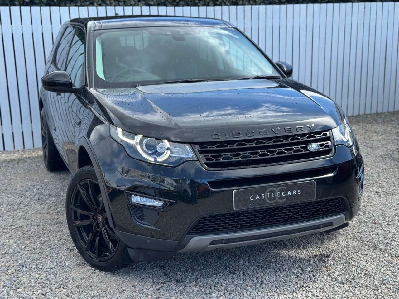 A 2017 LAND ROVER DISCOVERY SPORT 2.0 TD4 HSE Black SUV 5dr Diesel Auto 4WD Euro 6 (s/s) (180 ps) A 2017 LAND ROVER DISCOVERY SPORT 2.0 TD4 HSE Black SUV 5dr Diesel Auto 4WD Euro 6 (s/s) (180 ps)