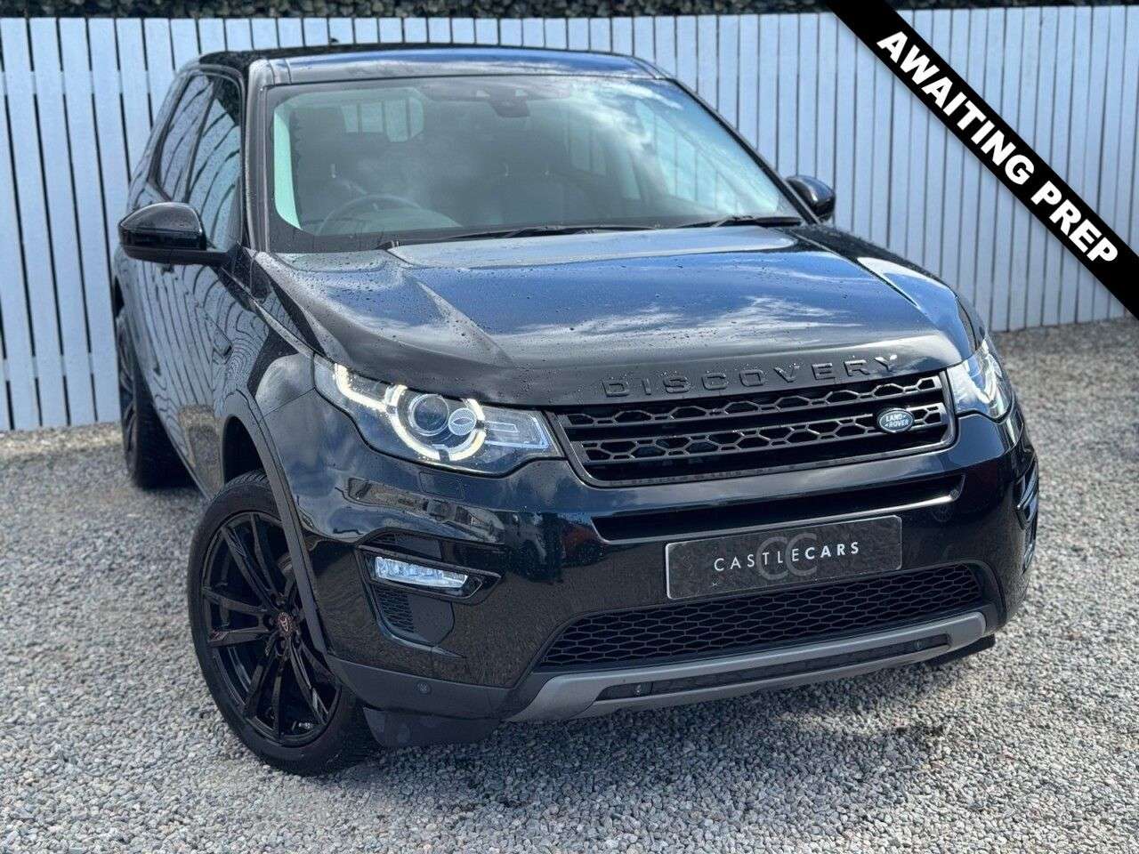 A 2017 LAND ROVER DISCOVERY SPORT 2.0 TD4 HSE Black SUV 5dr Diesel Auto 4WD Euro 6 (s/s) (180 ps) A 2017 LAND ROVER DISCOVERY SPORT 2.0 TD4 HSE Black SUV 5dr Diesel Auto 4WD Euro 6 (s/s) (180 ps)