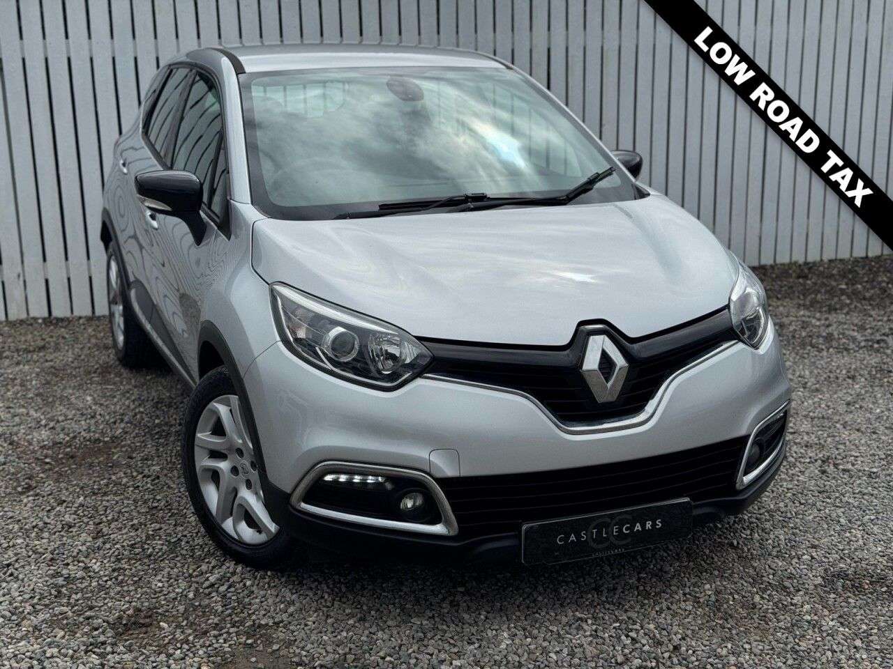 A 2016 RENAULT CAPTUR 1.5 dCi ENERGY Dynamique Nav SUV 5dr Diesel Manual Euro 6 (s/s) (90 ps) A 2016 RENAULT CAPTUR 1.5 dCi ENERGY Dynamique Nav SUV 5dr Diesel Manual Euro 6 (s/s) (90 ps)
