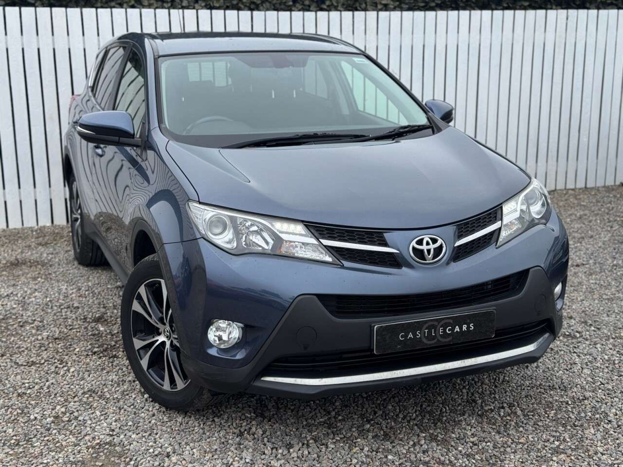 A 2014 TOYOTA RAV4 2.0 D-4D Icon SUV 5dr Diesel Manual 4WD Euro 5 (s/s) (124 ps) A 2014 TOYOTA RAV4 2.0 D-4D Icon SUV 5dr Diesel Manual 4WD Euro 5 (s/s) (124 ps)