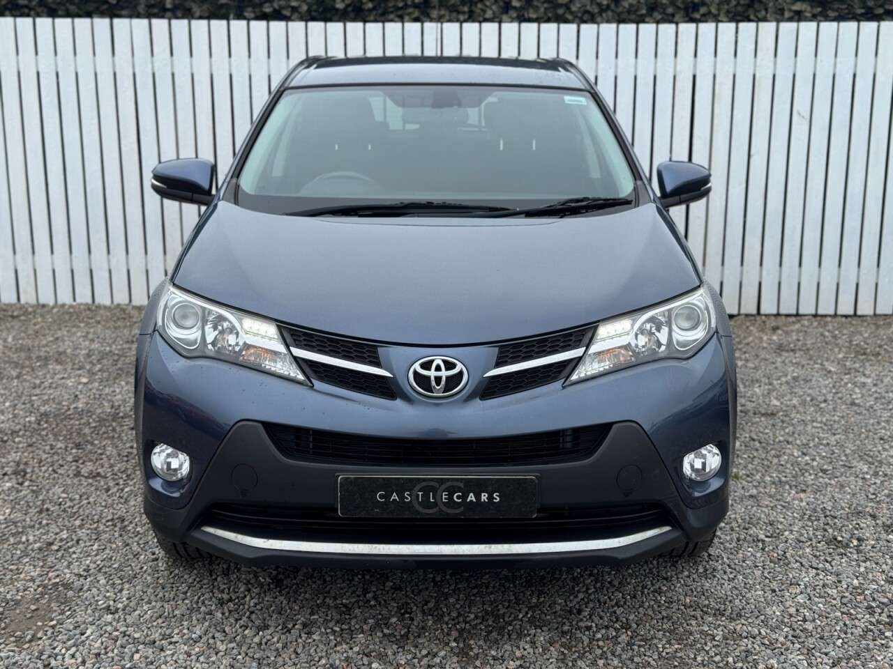 A 2014 TOYOTA RAV4 2.0 D-4D Icon SUV 5dr Diesel Manual 4WD Euro 5 (s/s) (124 ps) A 2014 TOYOTA RAV4 2.0 D-4D Icon SUV 5dr Diesel Manual 4WD Euro 5 (s/s) (124 ps)
