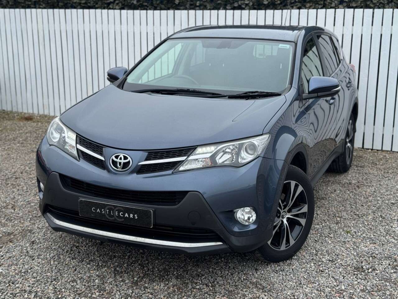 A 2014 TOYOTA RAV4 2.0 D-4D Icon SUV 5dr Diesel Manual 4WD Euro 5 (s/s) (124 ps) A 2014 TOYOTA RAV4 2.0 D-4D Icon SUV 5dr Diesel Manual 4WD Euro 5 (s/s) (124 ps)