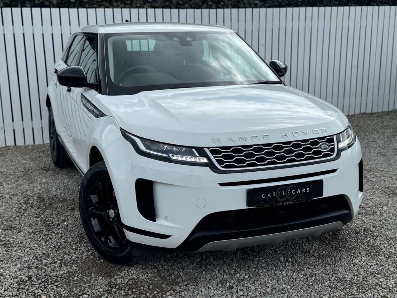 A 2019 LAND ROVER RANGE ROVER EVOQUE 2.0 D180 S SUV 5dr Diesel Auto 4WD Euro 6 (s/s) (180 ps) A 2019 LAND ROVER RANGE ROVER EVOQUE 2.0 D180 S SUV 5dr Diesel Auto 4WD Euro 6 (s/s) (180 ps)