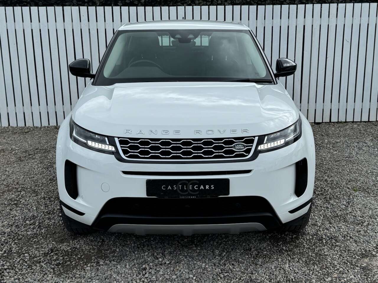 A 2019 LAND ROVER RANGE ROVER EVOQUE 2.0 D180 S SUV 5dr Diesel Auto 4WD Euro 6 (s/s) (180 ps) A 2019 LAND ROVER RANGE ROVER EVOQUE 2.0 D180 S SUV 5dr Diesel Auto 4WD Euro 6 (s/s) (180 ps)