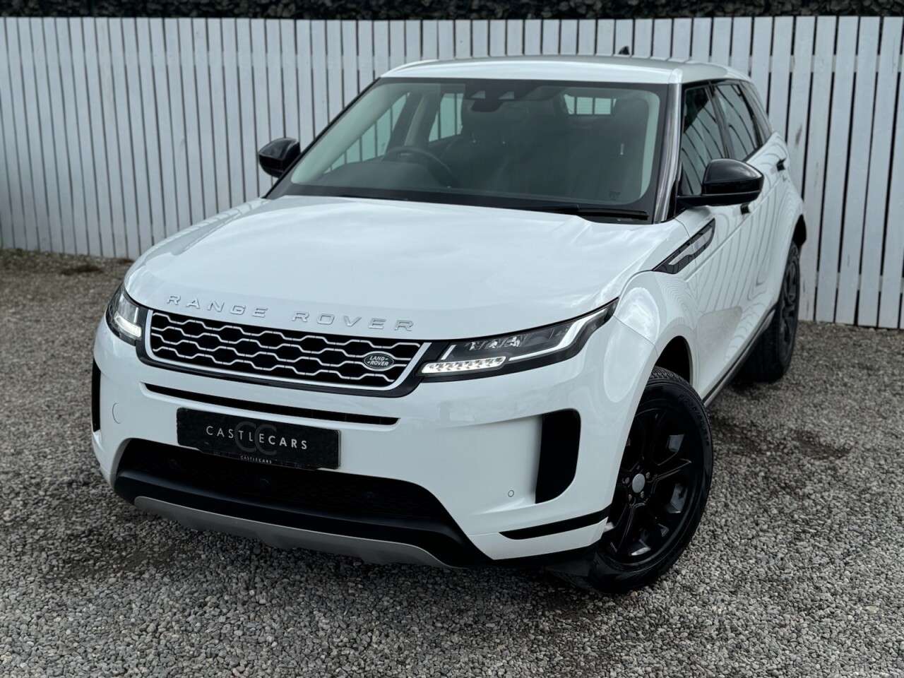 A 2019 LAND ROVER RANGE ROVER EVOQUE 2.0 D180 S SUV 5dr Diesel Auto 4WD Euro 6 (s/s) (180 ps) A 2019 LAND ROVER RANGE ROVER EVOQUE 2.0 D180 S SUV 5dr Diesel Auto 4WD Euro 6 (s/s) (180 ps)