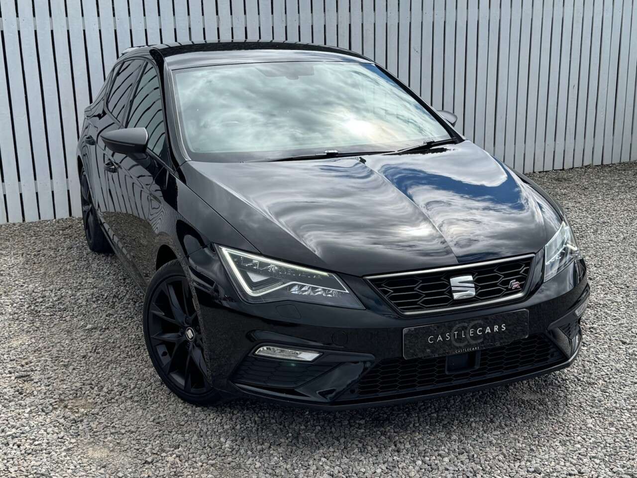 A 2020 SEAT LEON 1.5 TSI EVO FR Black Edition Hatchback 5dr Petrol Manual Euro 6 (s/s) (150 A 2020 SEAT LEON 1.5 TSI EVO FR Black Edition Hatchback 5dr Petrol Manual Euro 6 (s/s) (150
