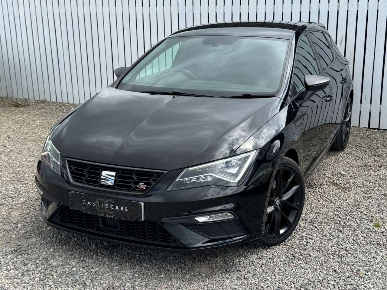 A 2020 SEAT LEON 1.5 TSI EVO FR Black Edition Hatchback 5dr Petrol Manual Euro 6 (s/s) (150 A 2020 SEAT LEON 1.5 TSI EVO FR Black Edition Hatchback 5dr Petrol Manual Euro 6 (s/s) (150