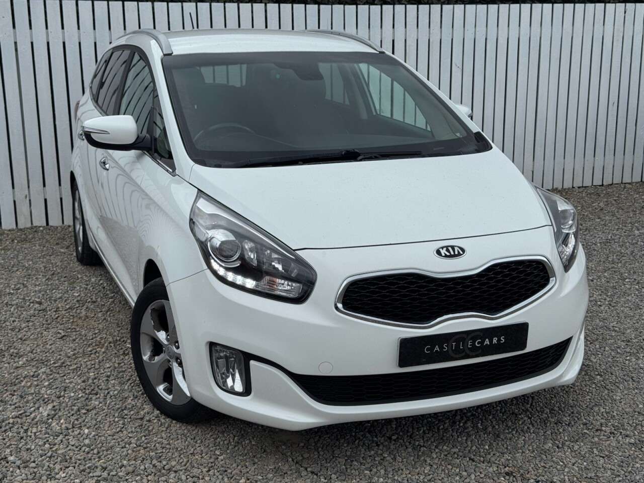 A 2016 KIA CARENS 1.7 CRDi 2 MPV 5dr Diesel Manual Euro 6 (s/s) (114 bhp) A 2016 KIA CARENS 1.7 CRDi 2 MPV 5dr Diesel Manual Euro 6 (s/s) (114 bhp)