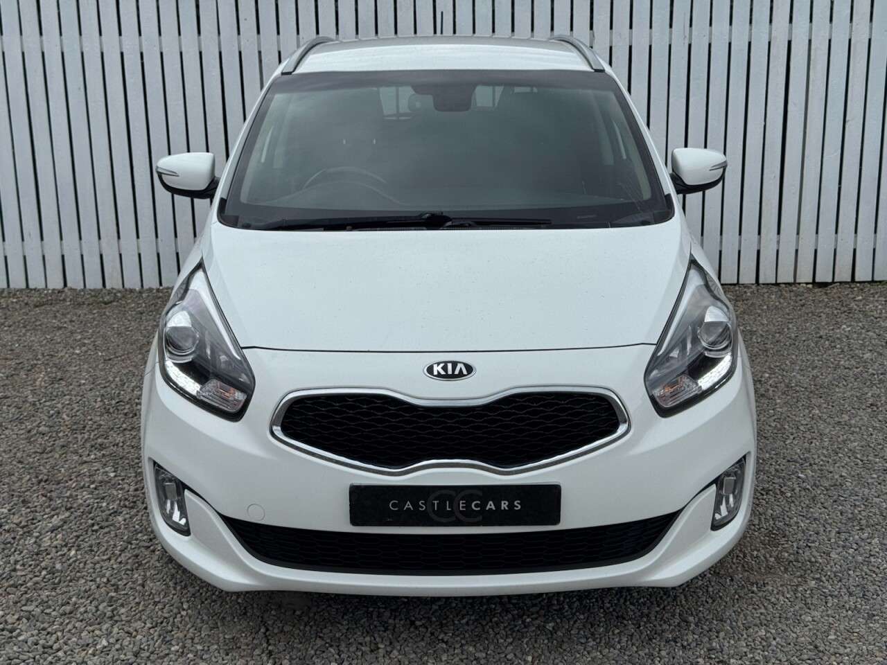 A 2016 KIA CARENS 1.7 CRDi 2 MPV 5dr Diesel Manual Euro 6 (s/s) (114 bhp) A 2016 KIA CARENS 1.7 CRDi 2 MPV 5dr Diesel Manual Euro 6 (s/s) (114 bhp)
