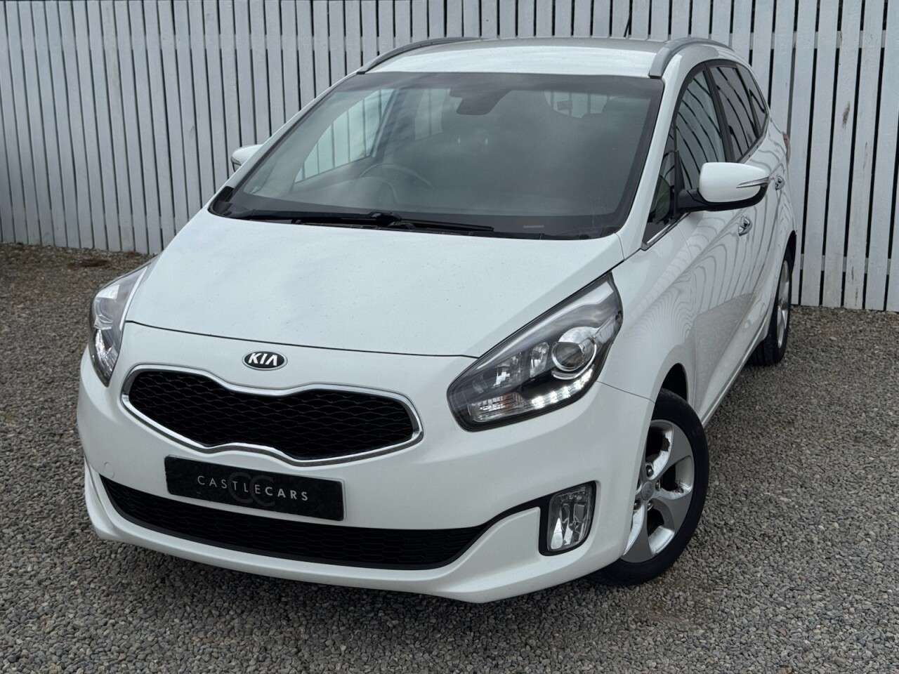 A 2016 KIA CARENS 1.7 CRDi 2 MPV 5dr Diesel Manual Euro 6 (s/s) (114 bhp) A 2016 KIA CARENS 1.7 CRDi 2 MPV 5dr Diesel Manual Euro 6 (s/s) (114 bhp)