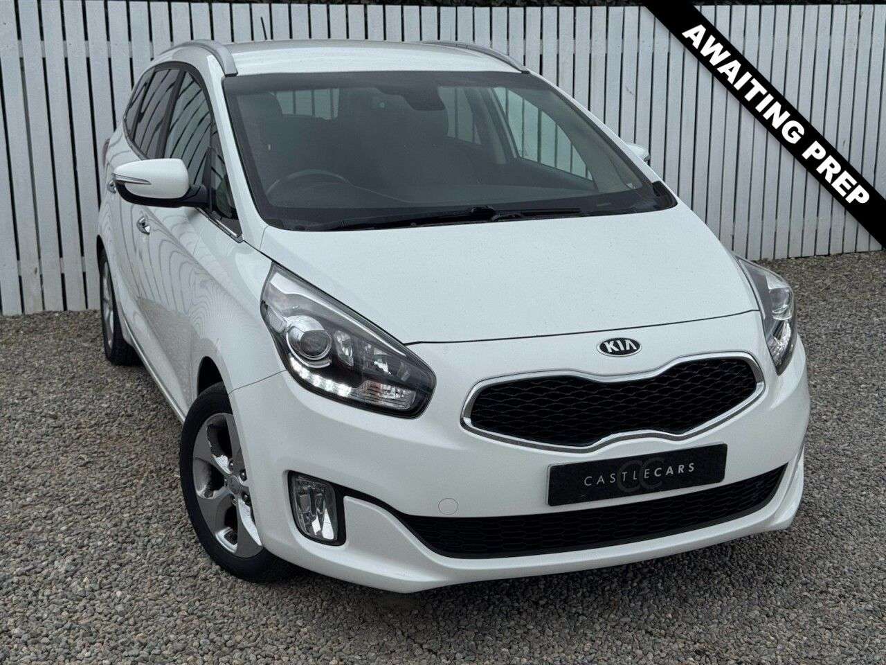 A 2016 KIA CARENS 1.7 CRDi 2 MPV 5dr Diesel Manual Euro 6 (s/s) (114 bhp) A 2016 KIA CARENS 1.7 CRDi 2 MPV 5dr Diesel Manual Euro 6 (s/s) (114 bhp)
