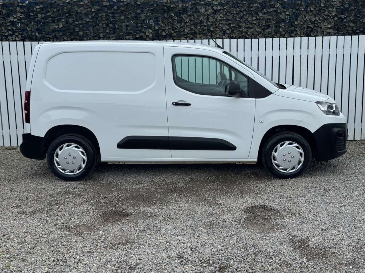 A 2021 CITROEN BERLINGO 1.5 BlueHDi 650 Enterprise M Pro Panel Van 5dr Diesel Manual SWB Euro 6 (75 A 2021 CITROEN BERLINGO 1.5 BlueHDi 650 Enterprise M Pro Panel Van 5dr Diesel Manual SWB Euro 6 (75