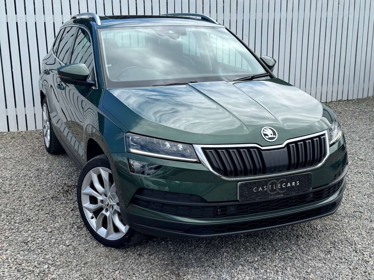 A 2019 SKODA KAROQ 2.0 TDI Edition SUV 5dr Diesel DSG 4WD Euro 6 (s/s) (150 ps) A 2019 SKODA KAROQ 2.0 TDI Edition SUV 5dr Diesel DSG 4WD Euro 6 (s/s) (150 ps)