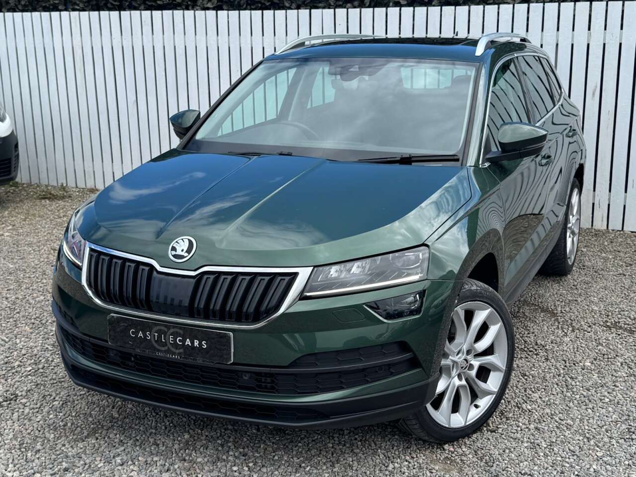 A 2019 SKODA KAROQ 2.0 TDI Edition SUV 5dr Diesel DSG 4WD Euro 6 (s/s) (150 ps) A 2019 SKODA KAROQ 2.0 TDI Edition SUV 5dr Diesel DSG 4WD Euro 6 (s/s) (150 ps)