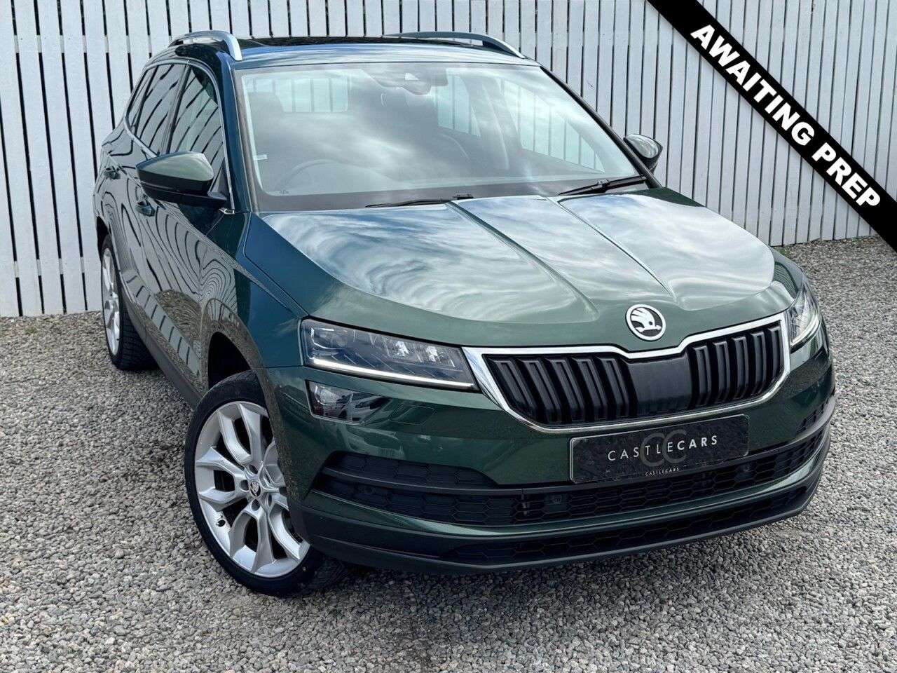 A 2019 SKODA KAROQ 2.0 TDI Edition SUV 5dr Diesel DSG 4WD Euro 6 (s/s) (150 ps) A 2019 SKODA KAROQ 2.0 TDI Edition SUV 5dr Diesel DSG 4WD Euro 6 (s/s) (150 ps)