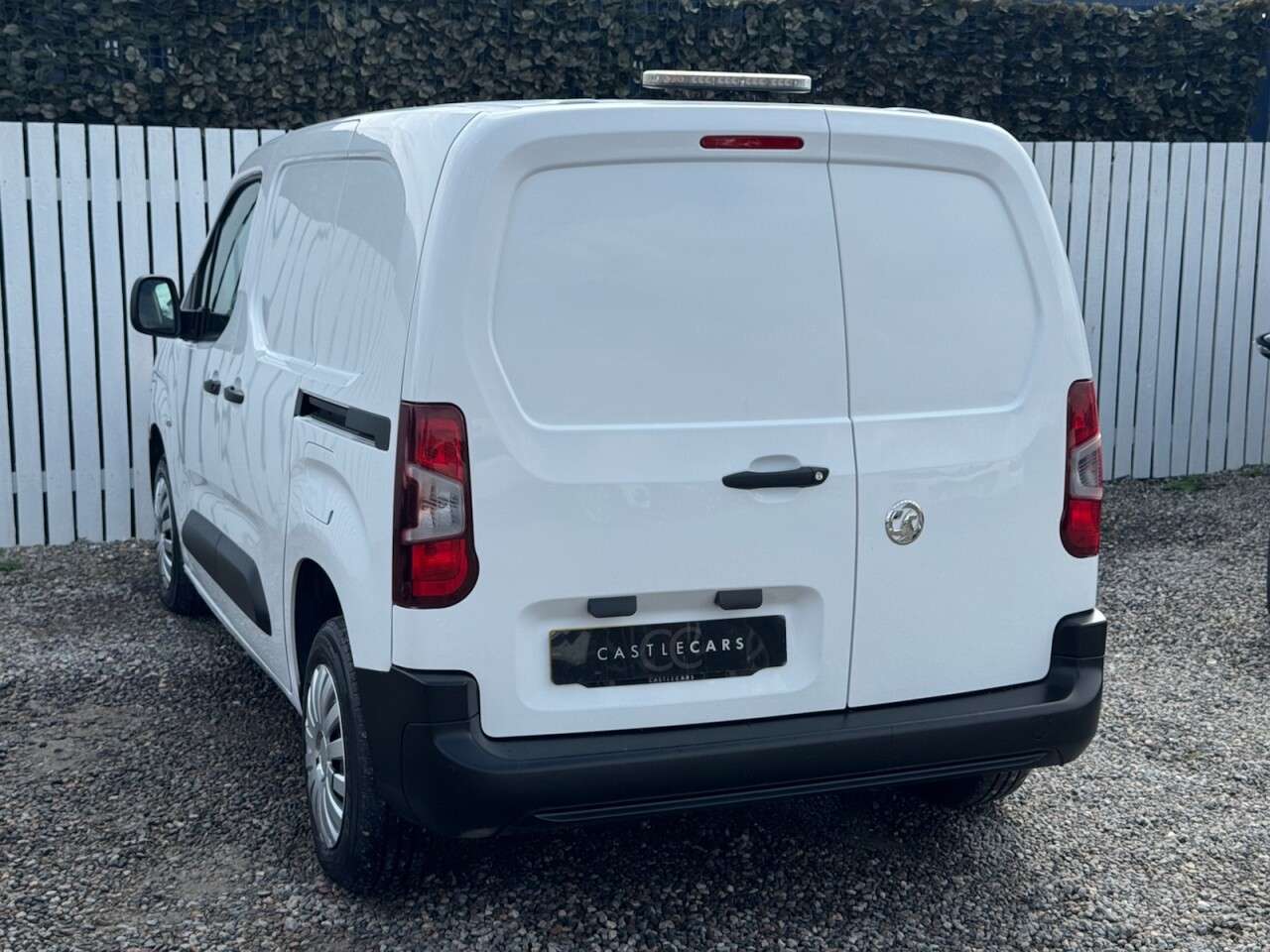 A 2019 VAUXHALL COMBO 1.6 Turbo D 2000 Edition Panel Van 4dr Diesel Manual L1 H1 Euro 6 (s/s) (10 A 2019 VAUXHALL COMBO 1.6 Turbo D 2000 Edition Panel Van 4dr Diesel Manual L1 H1 Euro 6 (s/s) (10