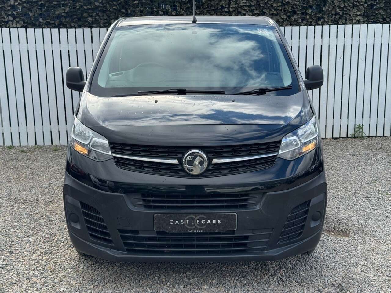 A 2020 VAUXHALL VIVARO 1.5 Turbo D 2900 Edition Panel Van 5dr Diesel Manual L1 H1 Euro 6 (s/s) (10 A 2020 VAUXHALL VIVARO 1.5 Turbo D 2900 Edition Panel Van 5dr Diesel Manual L1 H1 Euro 6 (s/s) (10