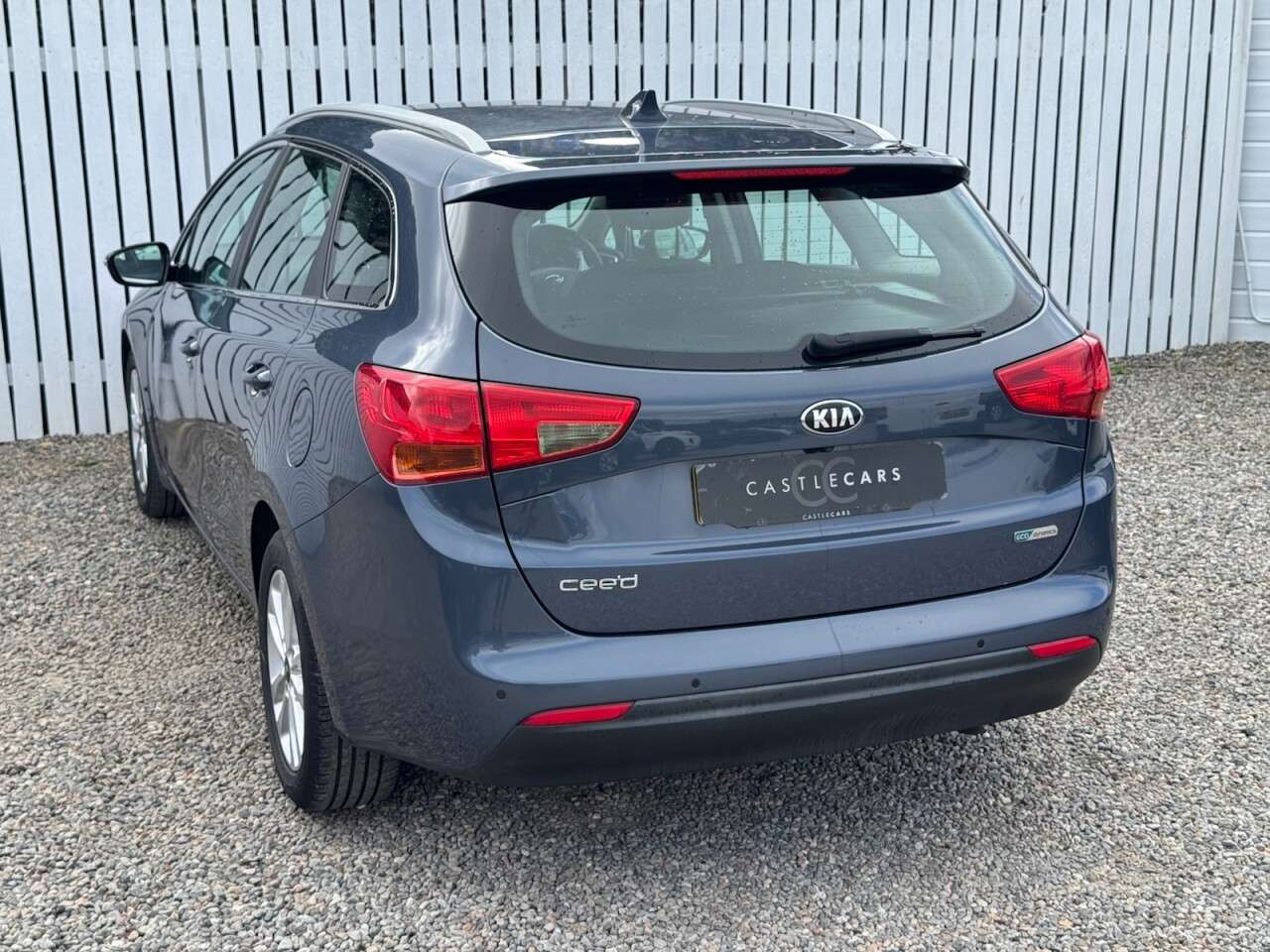 A 2017 KIA CEED 1.6 CRDi 2 Sportswagon 5dr Diesel Manual Euro 6 (s/s) (134 bhp) A 2017 KIA CEED 1.6 CRDi 2 Sportswagon 5dr Diesel Manual Euro 6 (s/s) (134 bhp)