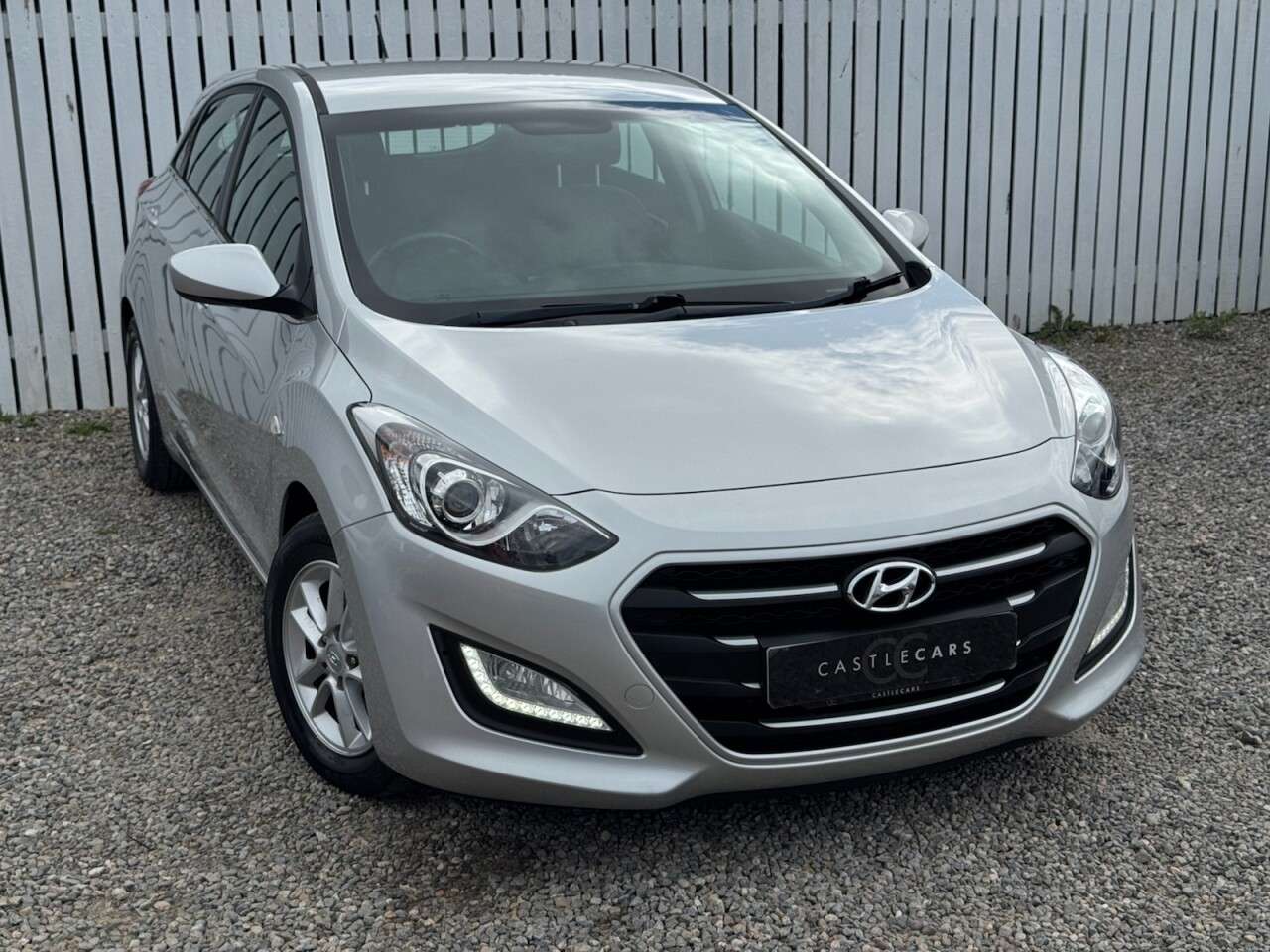 A 2016 HYUNDAI I30 1.6 CRDi Blue Drive SE Hatchback 5dr Diesel Manual Euro 6 (s/s) (110 ps) A 2016 HYUNDAI I30 1.6 CRDi Blue Drive SE Hatchback 5dr Diesel Manual Euro 6 (s/s) (110 ps)