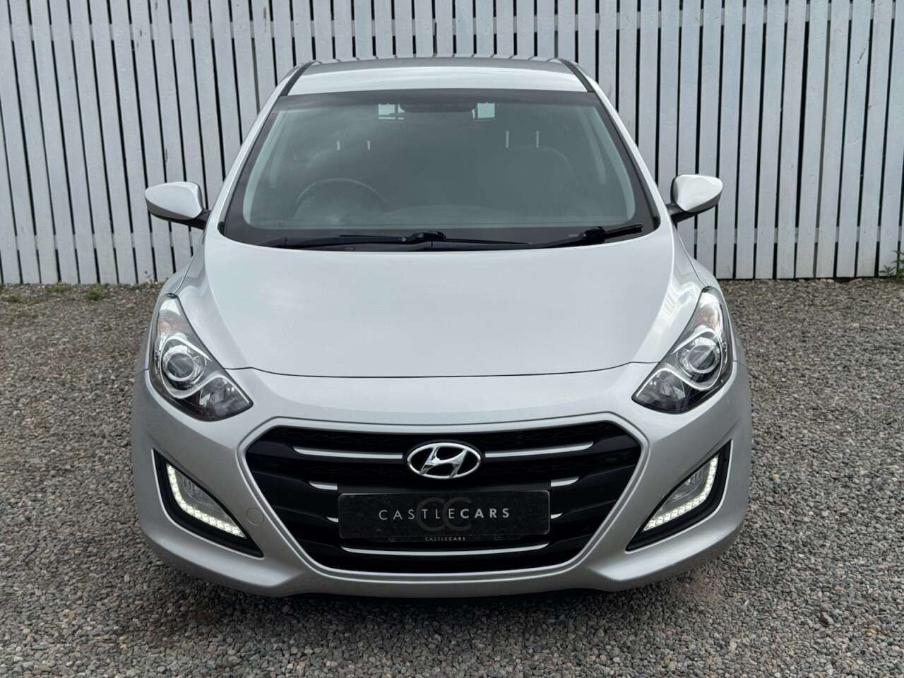 A 2016 HYUNDAI I30 1.6 CRDi Blue Drive SE Hatchback 5dr Diesel Manual Euro 6 (s/s) (110 ps) A 2016 HYUNDAI I30 1.6 CRDi Blue Drive SE Hatchback 5dr Diesel Manual Euro 6 (s/s) (110 ps)