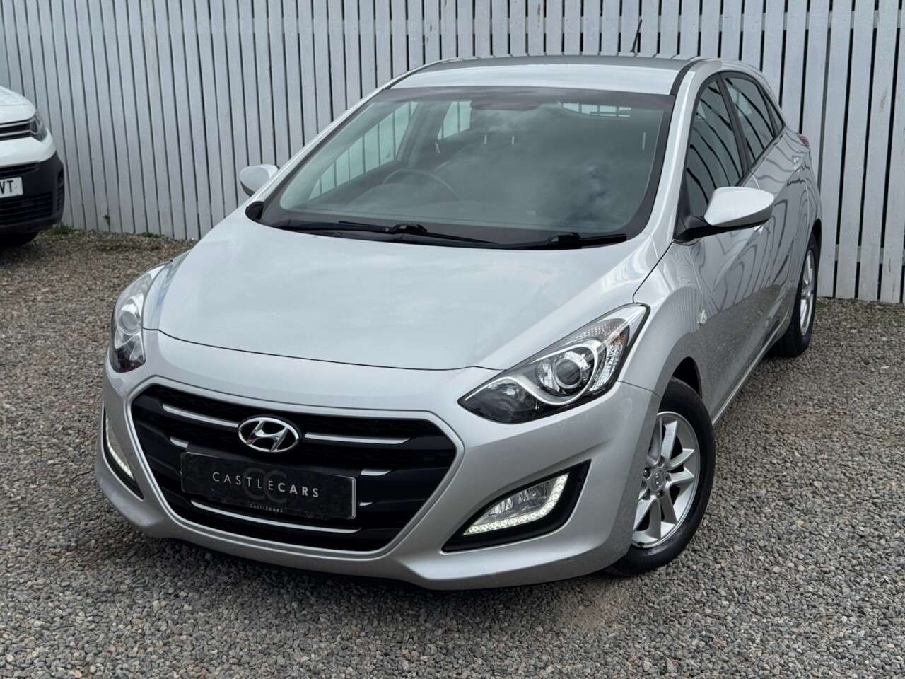 A 2016 HYUNDAI I30 1.6 CRDi Blue Drive SE Hatchback 5dr Diesel Manual Euro 6 (s/s) (110 ps) A 2016 HYUNDAI I30 1.6 CRDi Blue Drive SE Hatchback 5dr Diesel Manual Euro 6 (s/s) (110 ps)